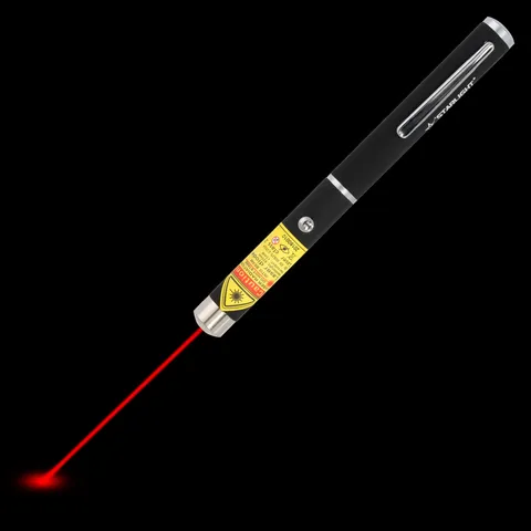 Puntero láser rojo M1 de con el haz láser visible en la oscuridad